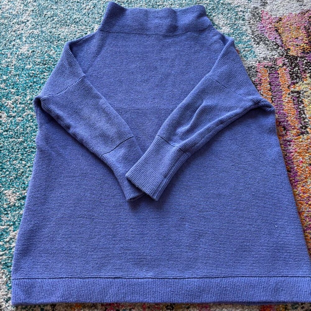 Free People Periwinkle Blue Knit Sweater – Cozy Minimalist Crewneck Pullover Sof